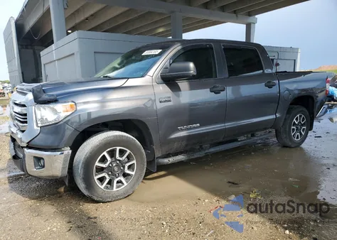 2016 Toyota Tundra Crewmax Sr5 z USA, uszkodzony, nr VIN 5TFEW5F18GX211627